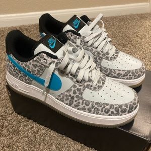 AF1